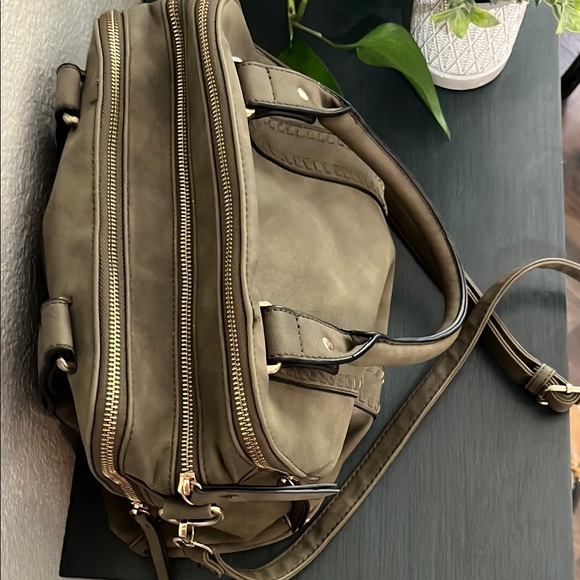 Elegant Taupe Handbag - Picture 2 of 4